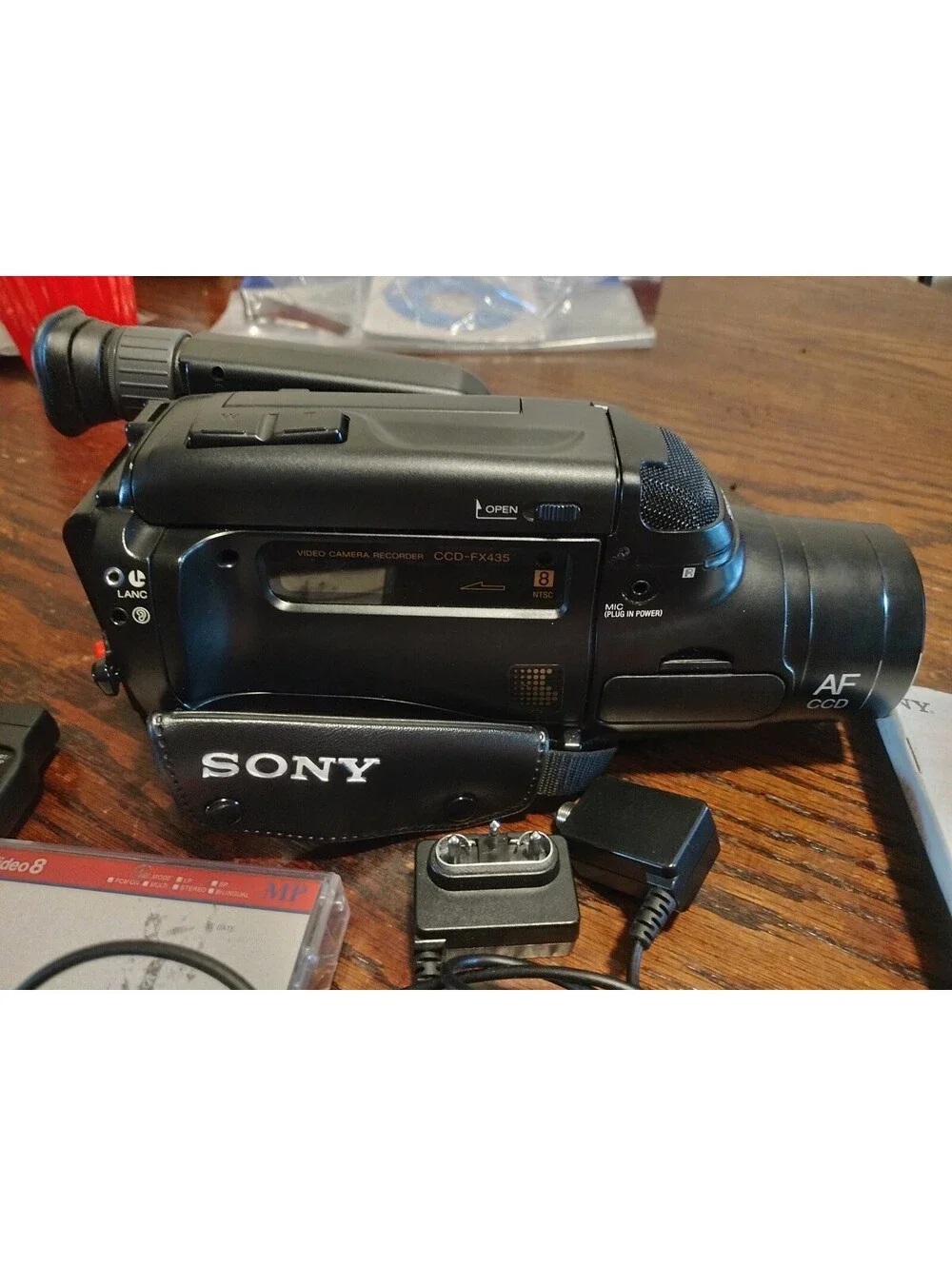 Sony Handycam CCD-FX435 Video8 8mm Camcorder powers on For Parts/Repair